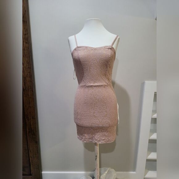 Dress The Population Leanne Lace Cocktail Dress NWOT size Small Pink - Picture 3 of 5